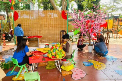 Công tác trang trí chuẩn bị đón năm mới ất tỵ 2025